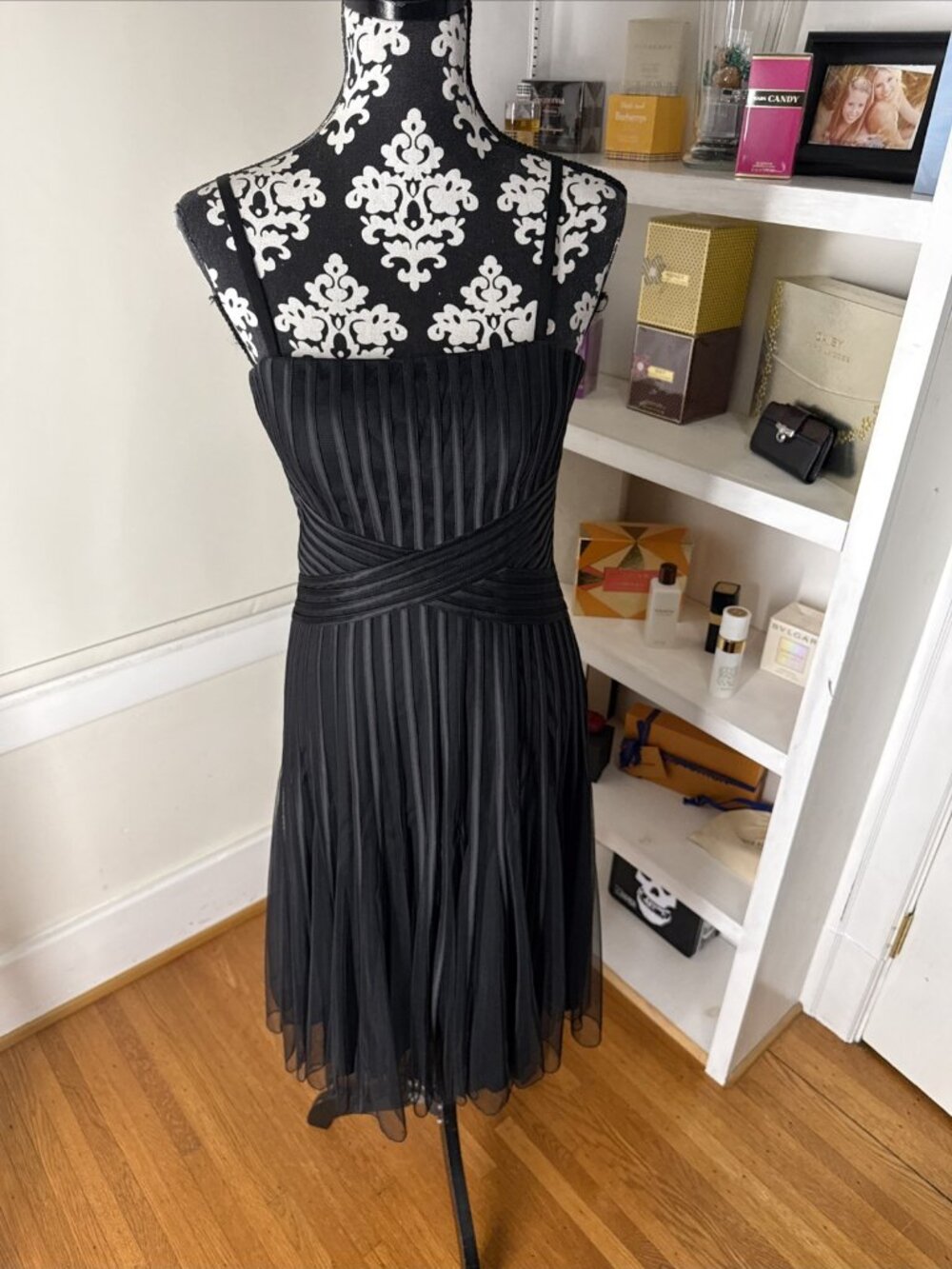 White House Black Market Strap Or Strapless Black Dress Size 6 Slimming Chic XS
